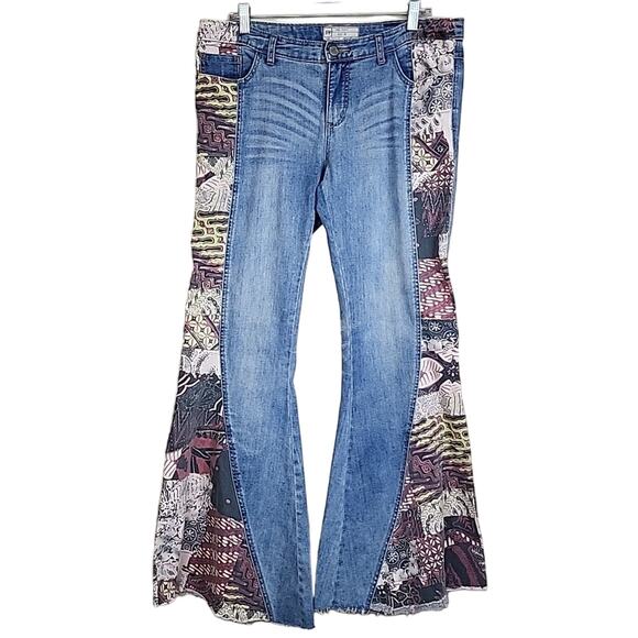 Free People Boho Retro Size 31 Denim Flares - Picture 2 of 6